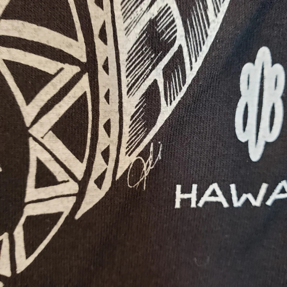 808 Clothing Co. Hawaii Black 100% cotton Shark & waves Graphic Tee Shirt Sz S - Picture 9 of 13